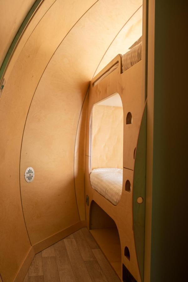 Glenarm Castle Ocean View Pods Hotel Ngoại thất bức ảnh